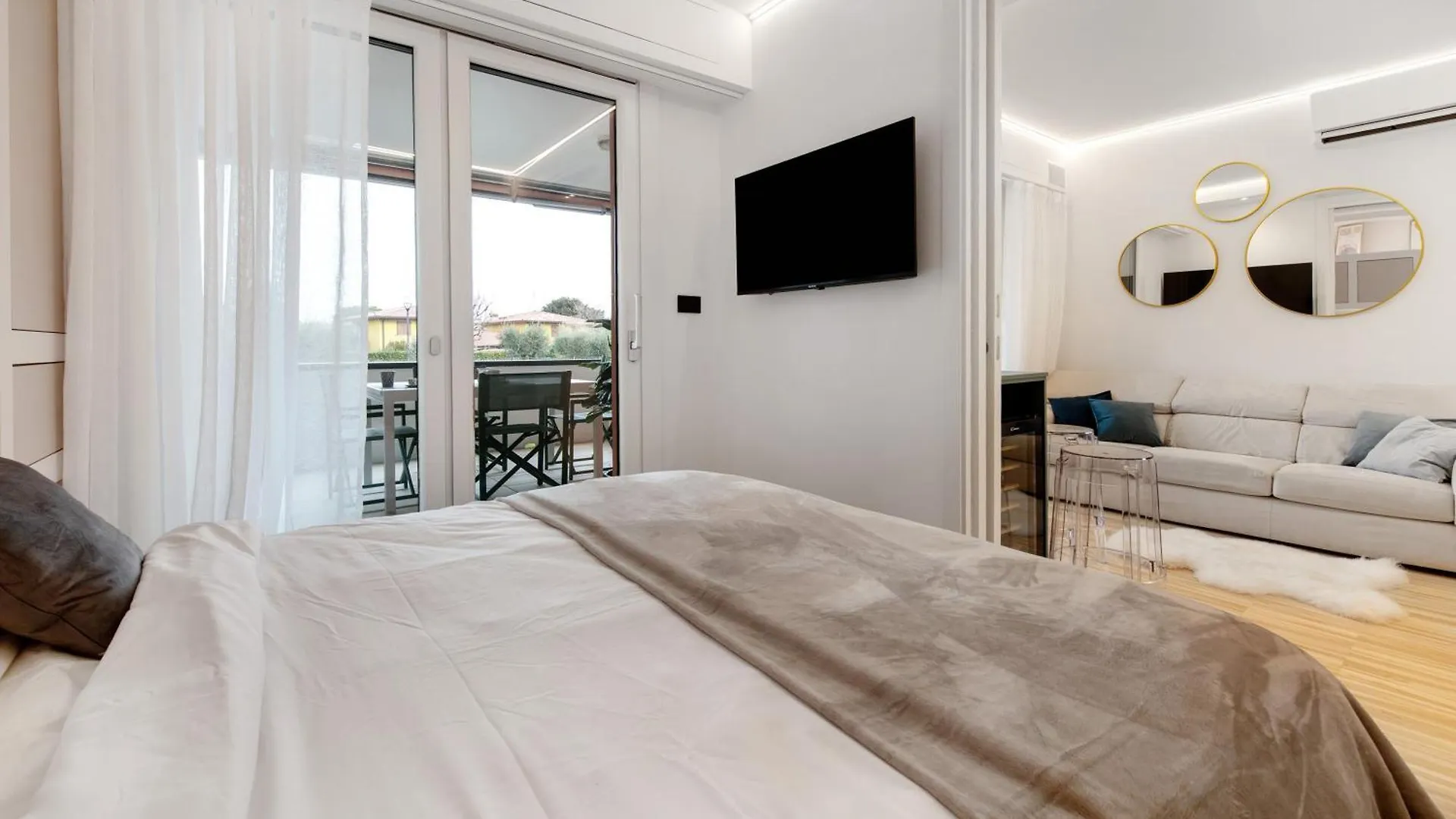 La Romantica Apartment Manerba del Garda 0*,